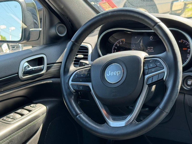 Jeep Grand Cherokee Vehicle Full-screen Gallery Image 12