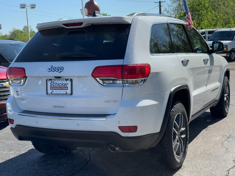Jeep Grand Cherokee Vehicle Full-screen Gallery Image 03