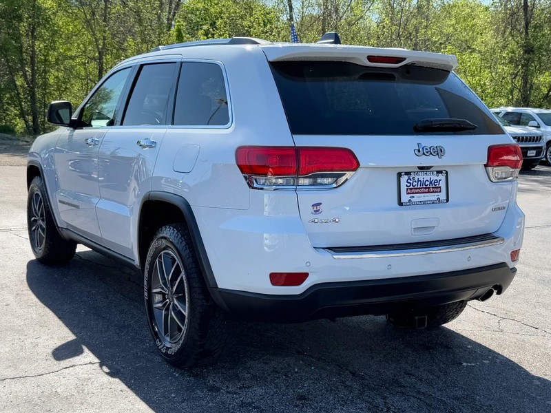 Jeep Grand Cherokee Vehicle Full-screen Gallery Image 06