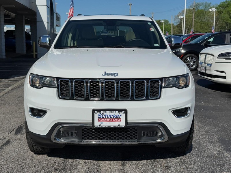 Jeep Grand Cherokee Vehicle Full-screen Gallery Image 09