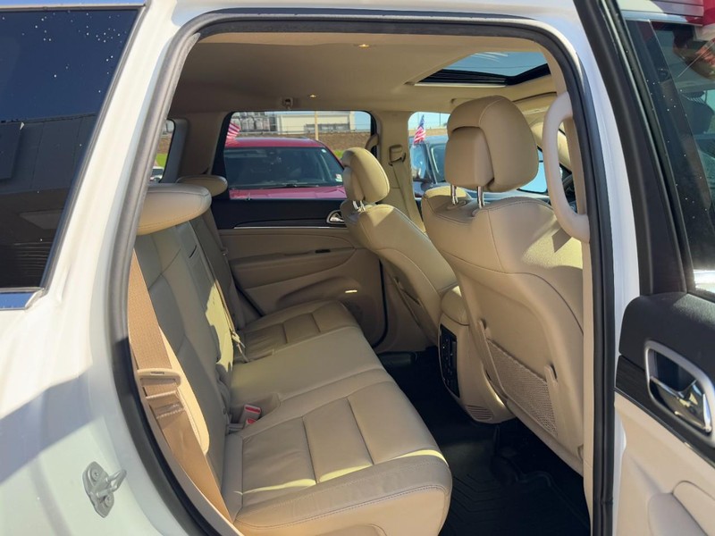 Jeep Grand Cherokee Vehicle Full-screen Gallery Image 10