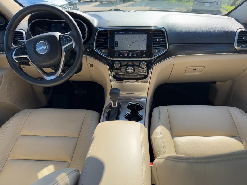 Jeep Grand Cherokee Vehicle Full-screen Gallery Image 11