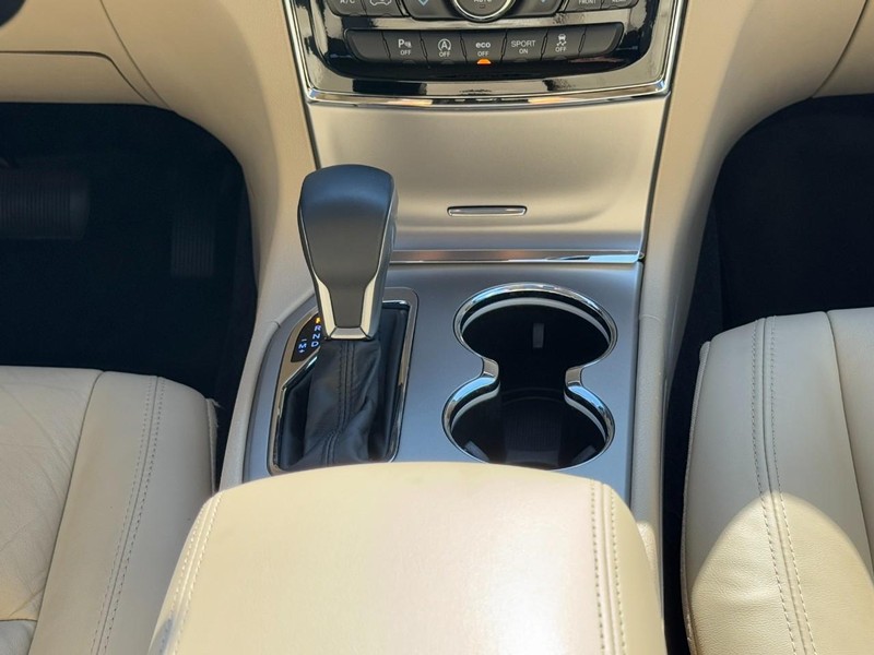 Jeep Grand Cherokee Vehicle Full-screen Gallery Image 14