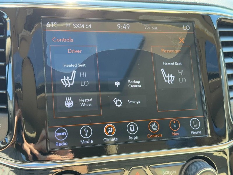 Jeep Grand Cherokee Vehicle Full-screen Gallery Image 22