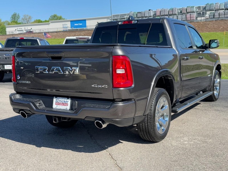 Ram 1500 Vehicle Full-screen Gallery Image 03