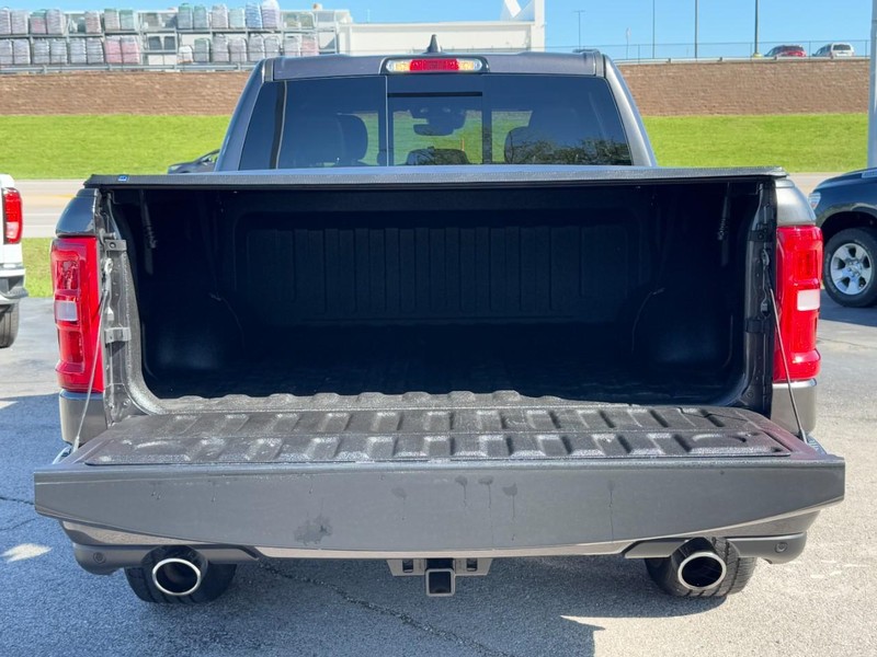 Ram 1500 Vehicle Full-screen Gallery Image 05