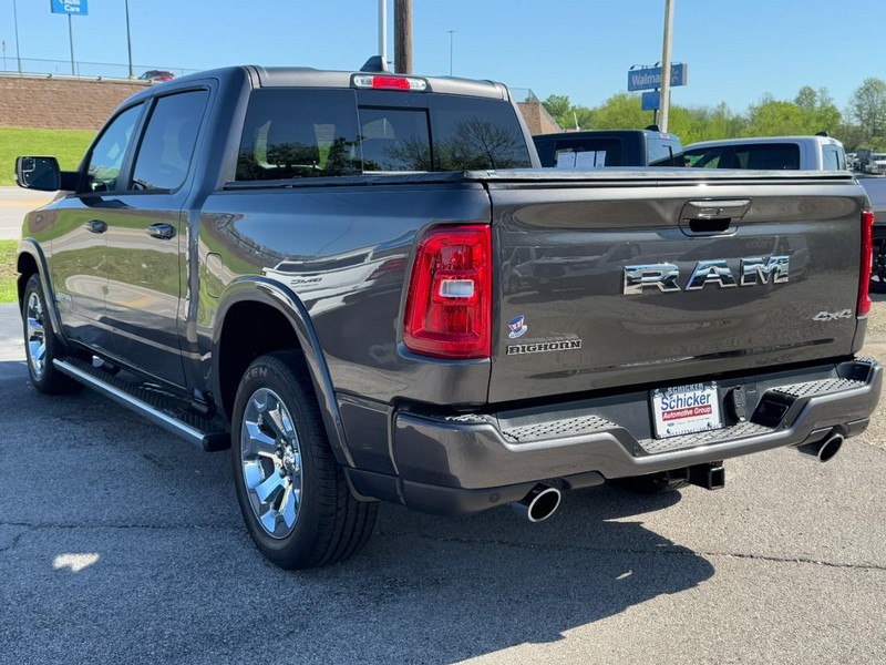 Ram 1500 Vehicle Full-screen Gallery Image 06