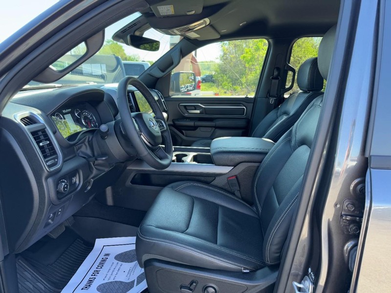 Ram 1500 Vehicle Full-screen Gallery Image 16