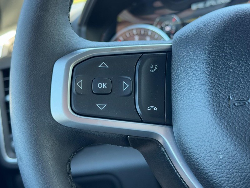 Ram 1500 Vehicle Full-screen Gallery Image 17