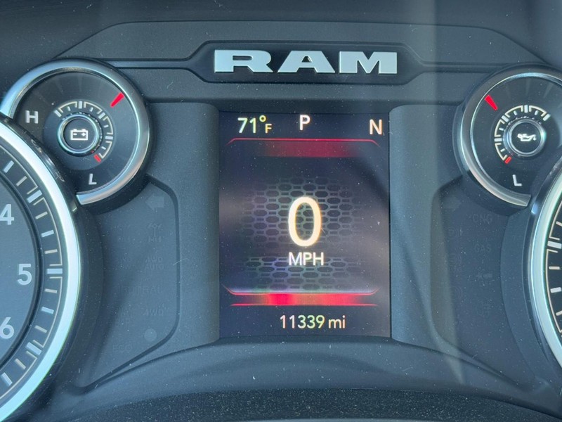 Ram 1500 Vehicle Full-screen Gallery Image 19