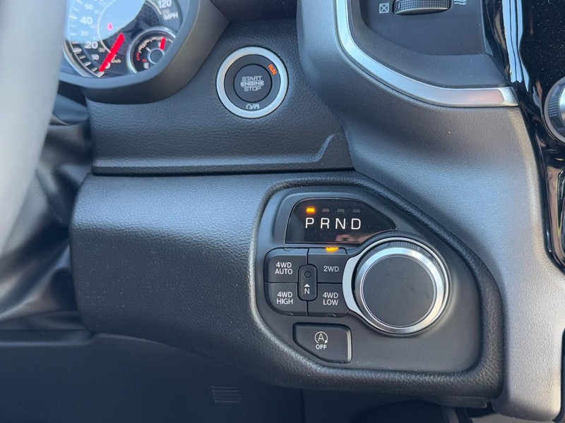 Ram 1500 Vehicle Full-screen Gallery Image 21