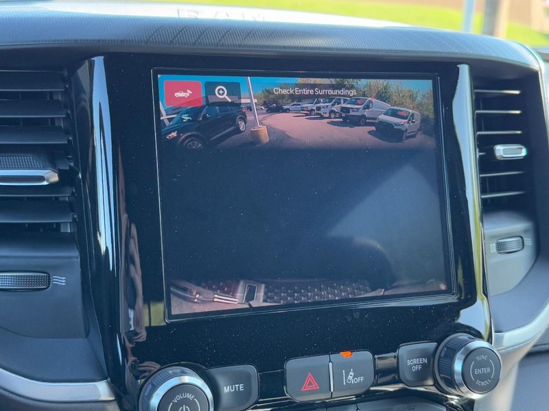 Ram 1500 Vehicle Full-screen Gallery Image 22