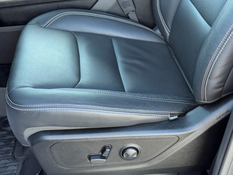 Ram 1500 Vehicle Full-screen Gallery Image 24