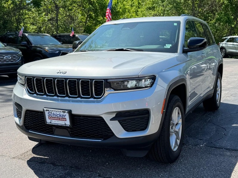 Jeep Grand Cherokee Vehicle Full-screen Gallery Image 08