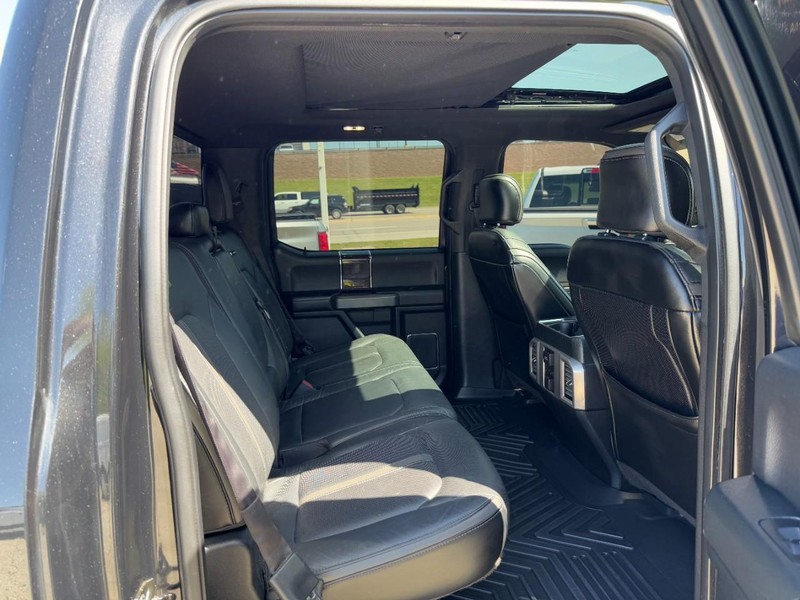 Ford F-150 Vehicle Full-screen Gallery Image 10