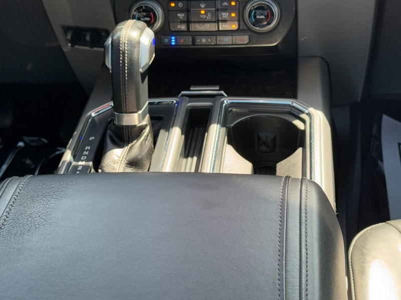 Ford F-150 Vehicle Full-screen Gallery Image 14
