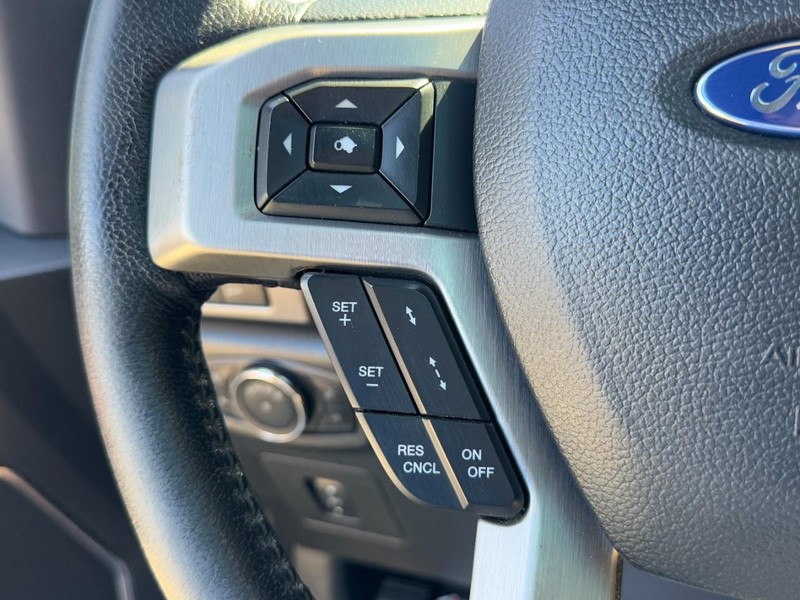 Ford F-150 Vehicle Full-screen Gallery Image 17