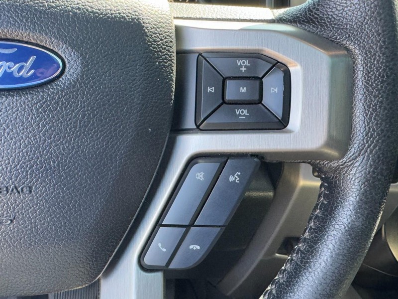 Ford F-150 Vehicle Full-screen Gallery Image 18