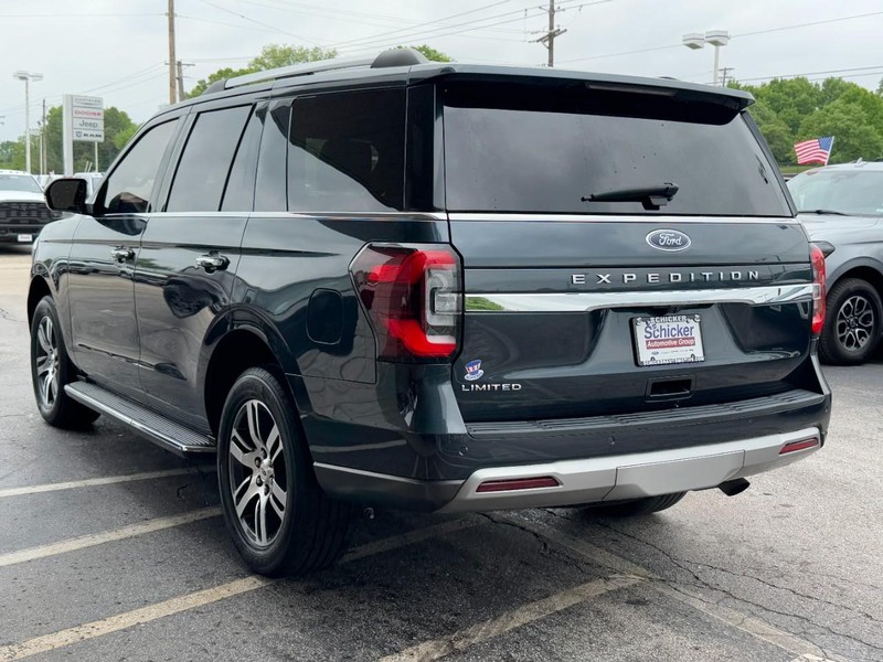 Ford Expedition Vehicle Full-screen Gallery Image 06