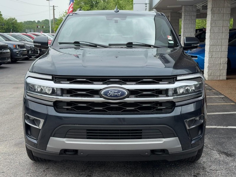 Ford Expedition Vehicle Full-screen Gallery Image 09