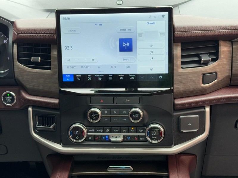 Ford Expedition Vehicle Full-screen Gallery Image 14