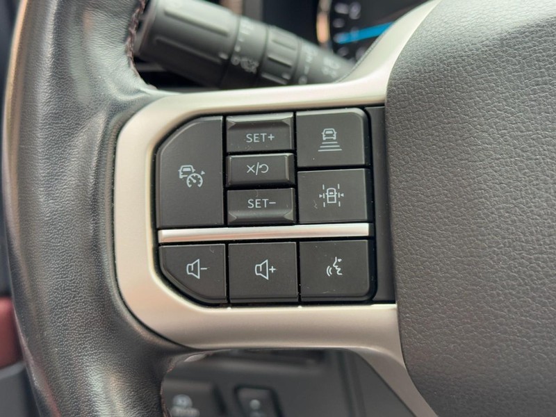 Ford Expedition Vehicle Full-screen Gallery Image 18