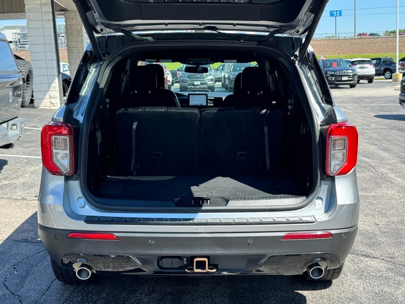Ford Explorer Vehicle Full-screen Gallery Image 05