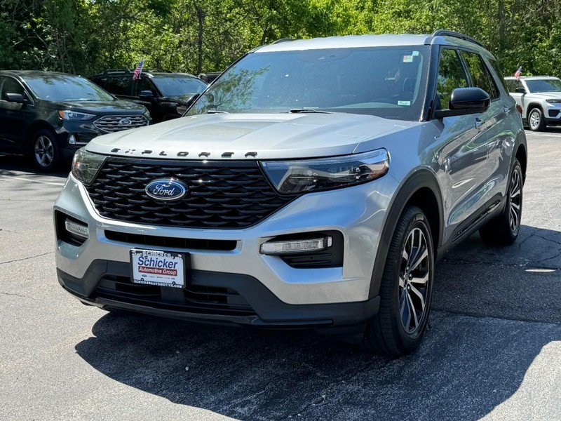 Ford Explorer Vehicle Full-screen Gallery Image 08