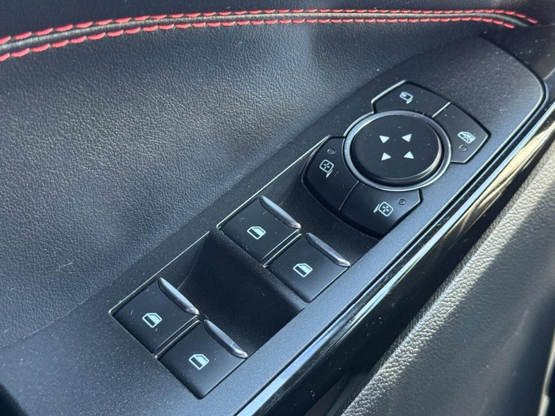 Ford Explorer Vehicle Full-screen Gallery Image 23