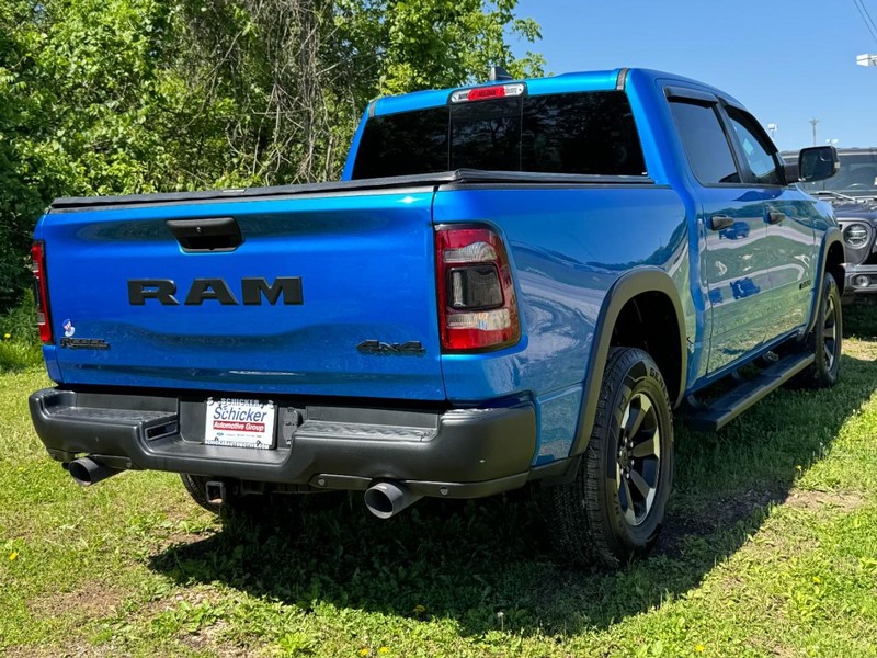 Ram 1500 Vehicle Full-screen Gallery Image 03