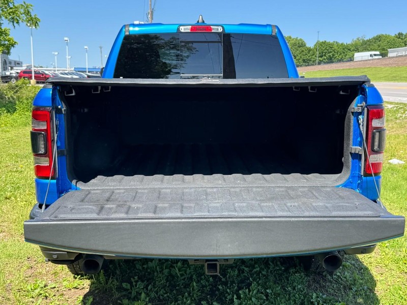 Ram 1500 Vehicle Full-screen Gallery Image 05