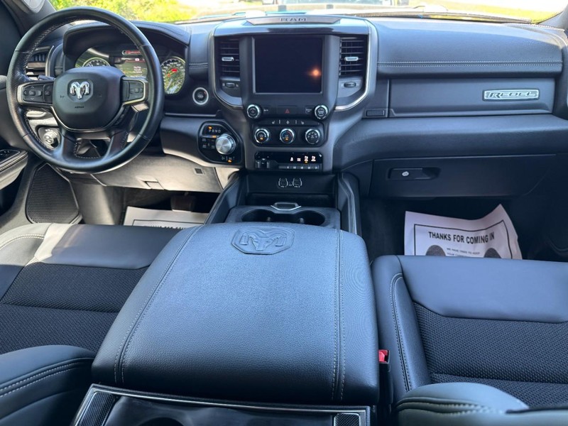Ram 1500 Vehicle Full-screen Gallery Image 11