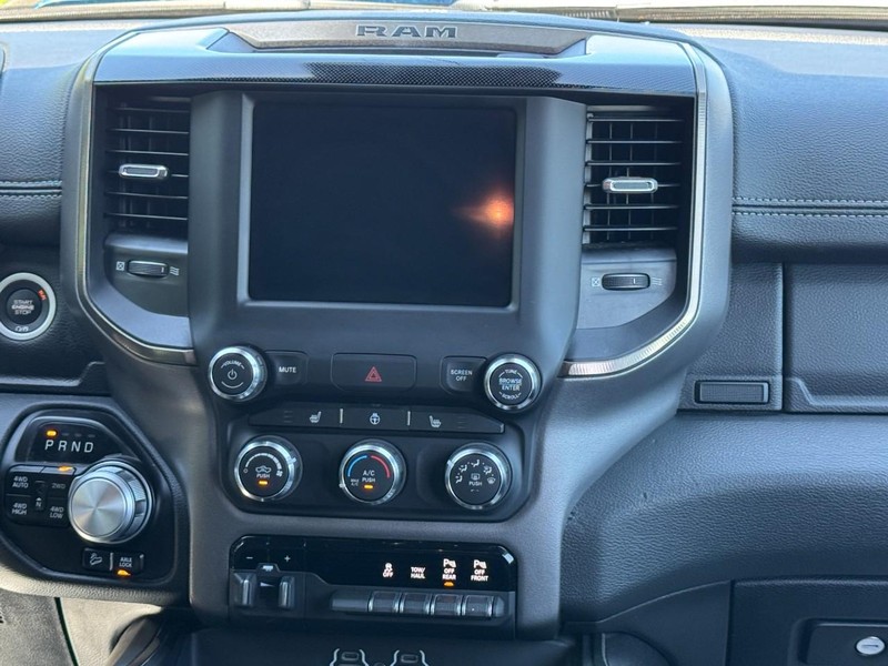 Ram 1500 Vehicle Full-screen Gallery Image 13