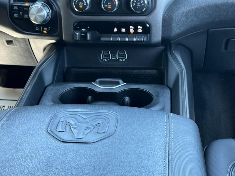 Ram 1500 Vehicle Full-screen Gallery Image 14