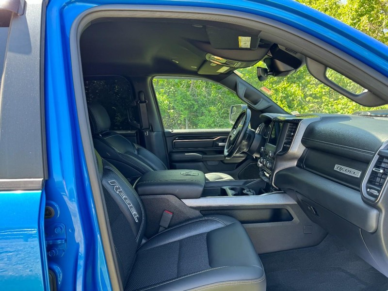 Ram 1500 Vehicle Full-screen Gallery Image 15
