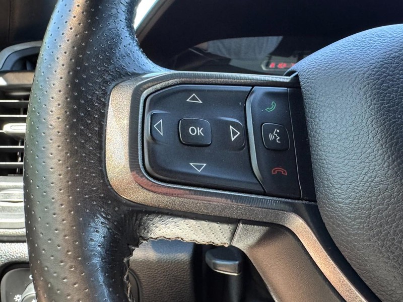 Ram 1500 Vehicle Full-screen Gallery Image 16