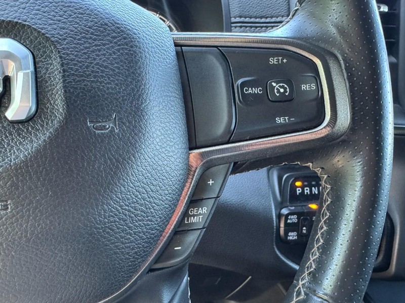 Ram 1500 Vehicle Full-screen Gallery Image 17