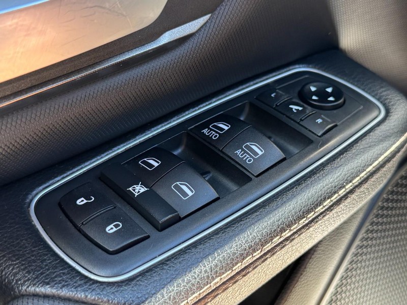 Ram 1500 Vehicle Full-screen Gallery Image 22