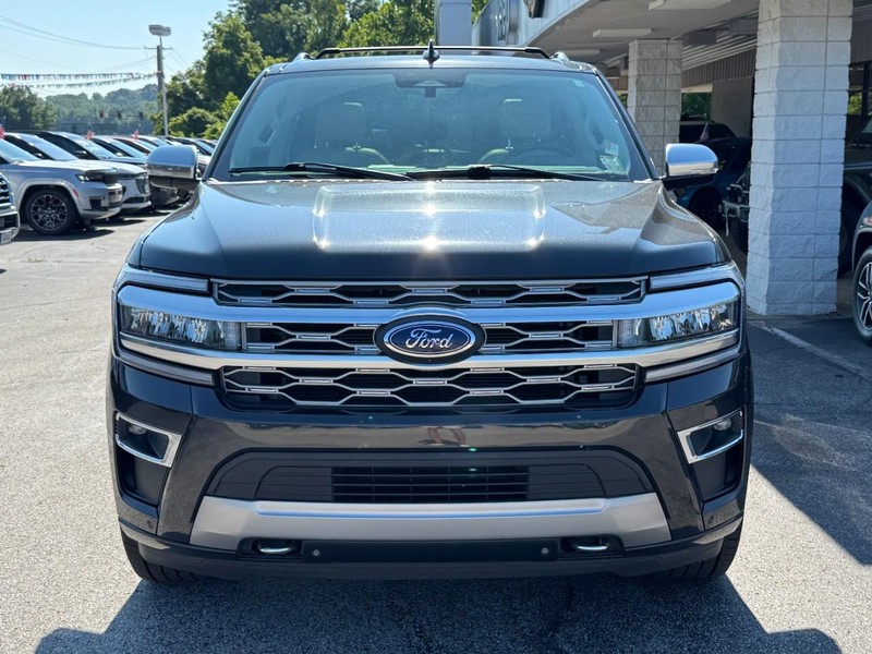Ford Expedition Max Vehicle Full-screen Gallery Image 09