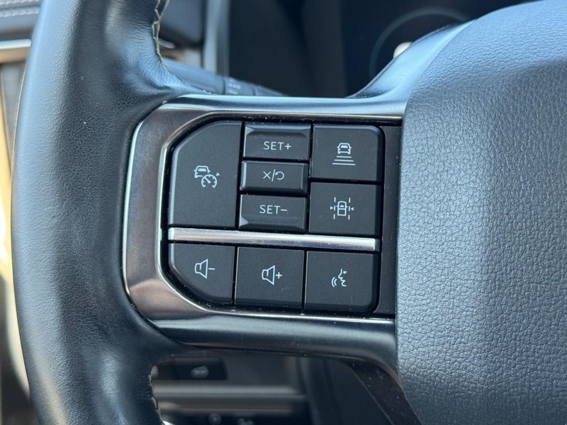 Ford Expedition Max Vehicle Full-screen Gallery Image 18