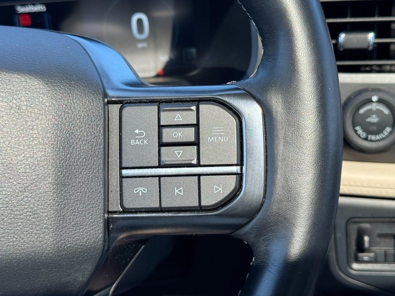 Ford Expedition Max Vehicle Full-screen Gallery Image 19