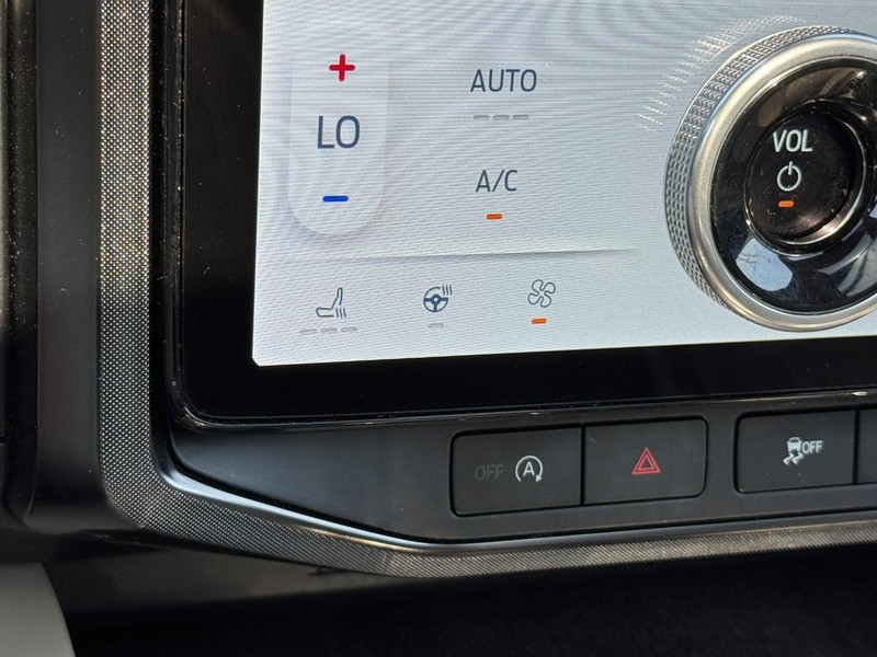 Ford Expedition Max Vehicle Full-screen Gallery Image 22