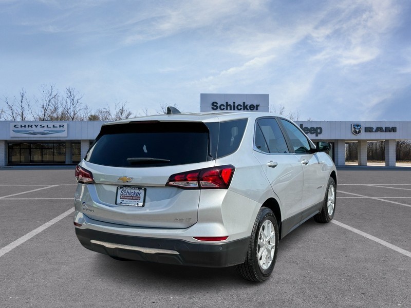 Chevrolet Equinox Vehicle Full-screen Gallery Image 03