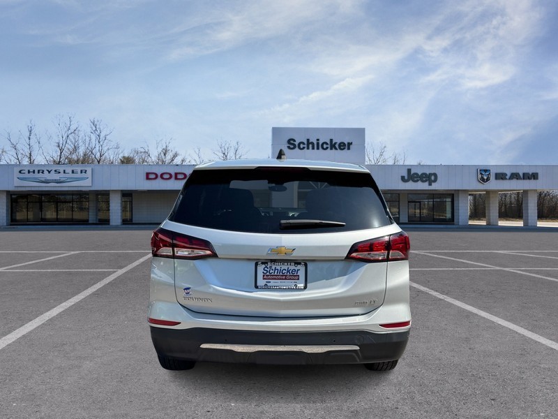 Chevrolet Equinox Vehicle Full-screen Gallery Image 04