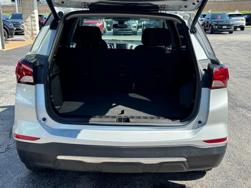 Chevrolet Equinox Vehicle Full-screen Gallery Image 05