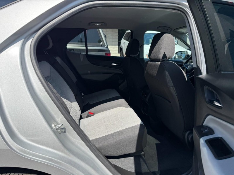 Chevrolet Equinox Vehicle Full-screen Gallery Image 10