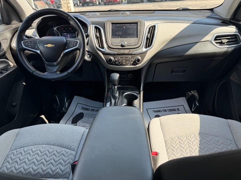 Chevrolet Equinox Vehicle Full-screen Gallery Image 11