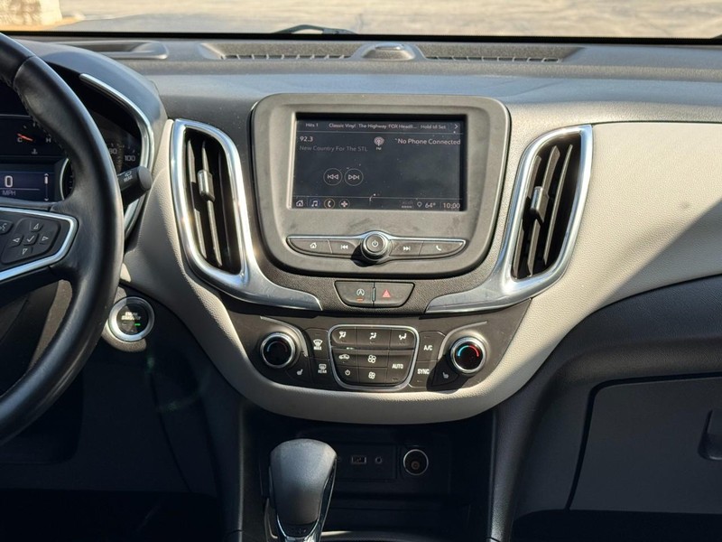 Chevrolet Equinox Vehicle Full-screen Gallery Image 13