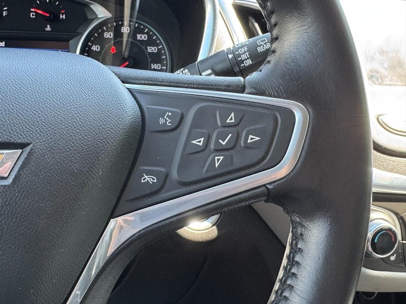 Chevrolet Equinox Vehicle Full-screen Gallery Image 17