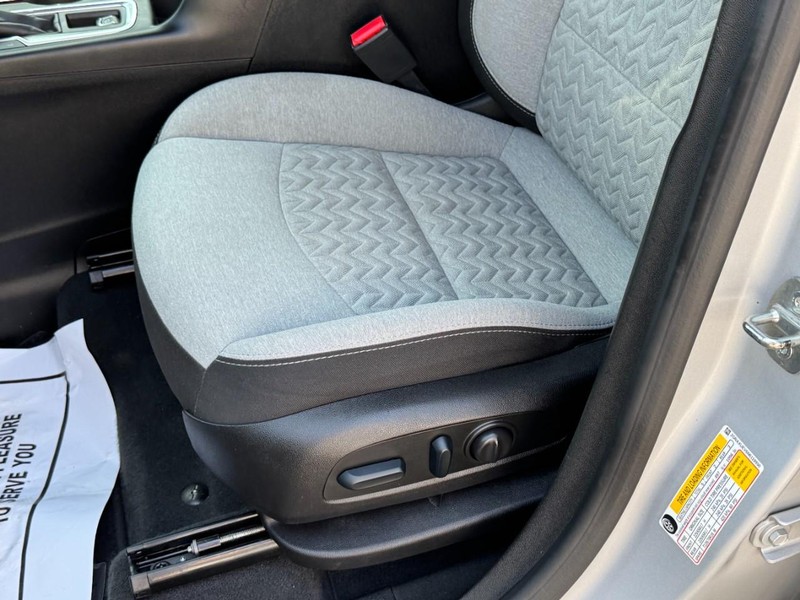 Chevrolet Equinox Vehicle Full-screen Gallery Image 22